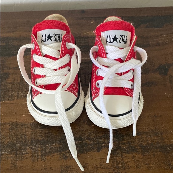 Converse Chuck Taylor All Star Low-Top Sneaker Baby/Toddler 4 Red - Picture 1 of 9